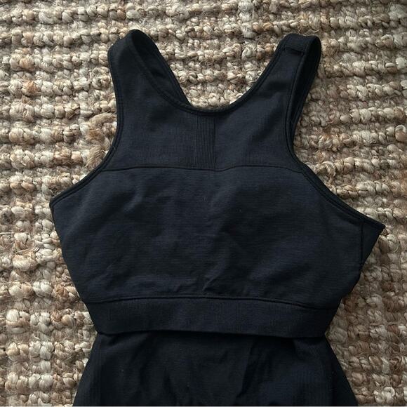Lululemon Ebb to Street Tank – Charcoal – Size 8 hip length– Excellent Condition - Picture 8 of 8